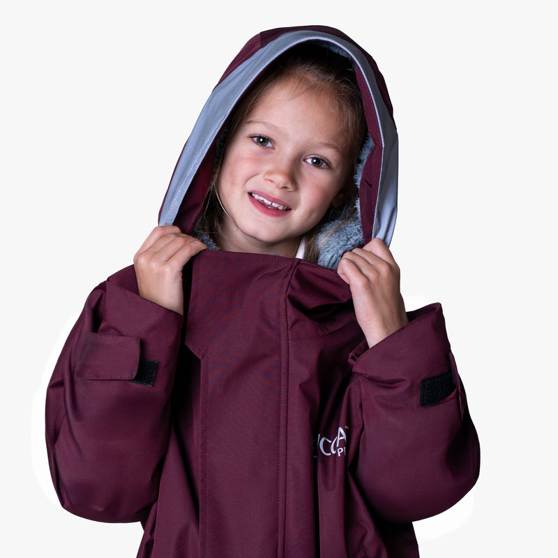 Hood that fits over a hat
