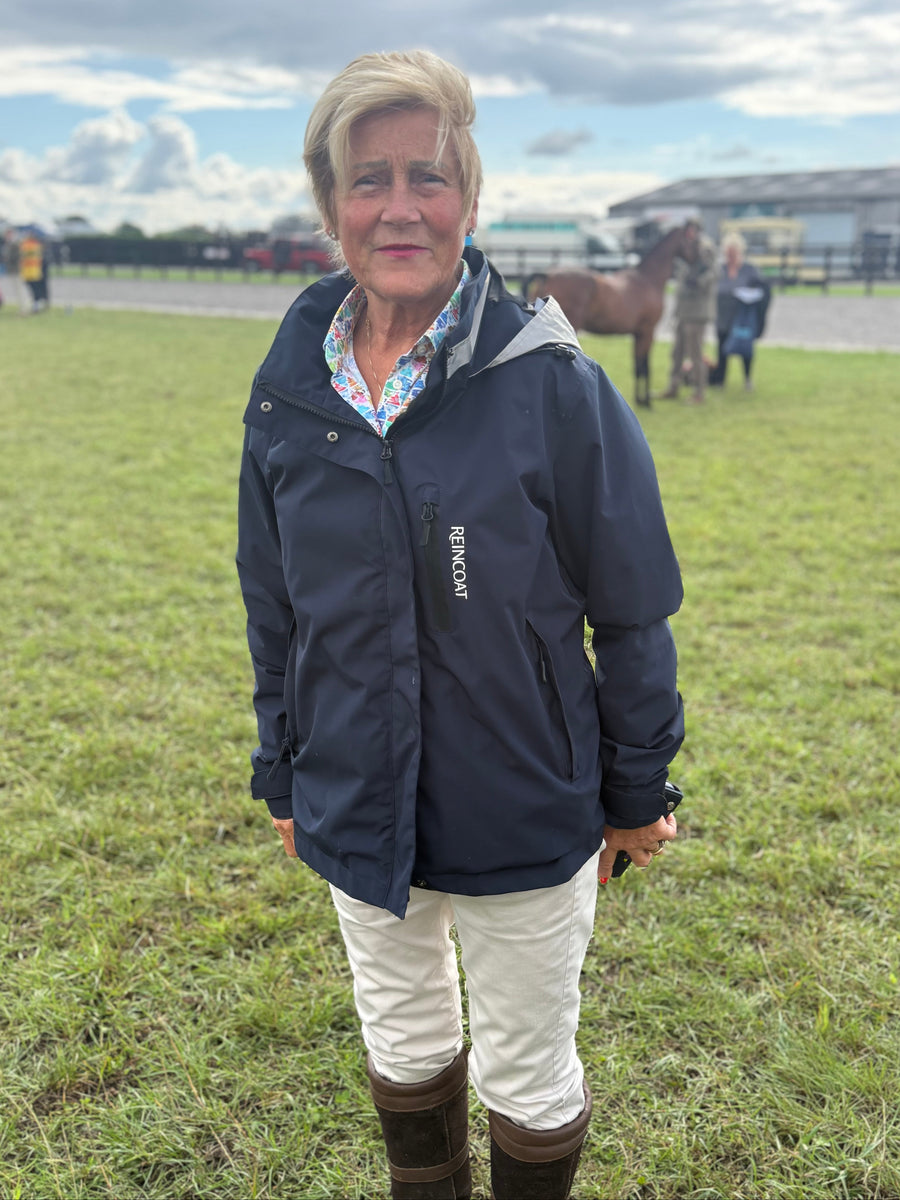 Jayne wearing size S