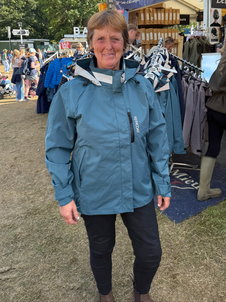 Mandy wearing size XL